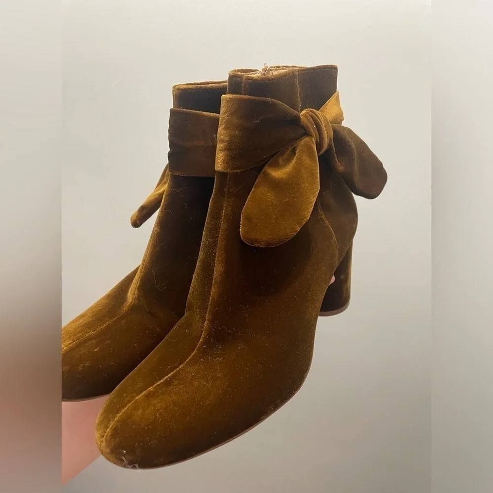 Madewell The Esme Bow Boot in Velvet Burnished Cedar Brown in color Size 8